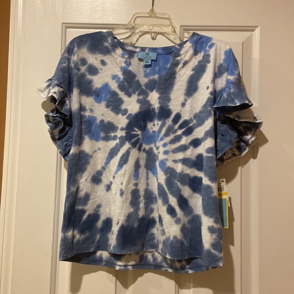 CECE V neck shirt Size M